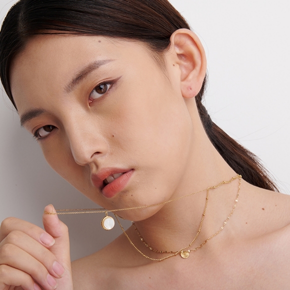 Charming Layered Necklace - Picture 6 of 7